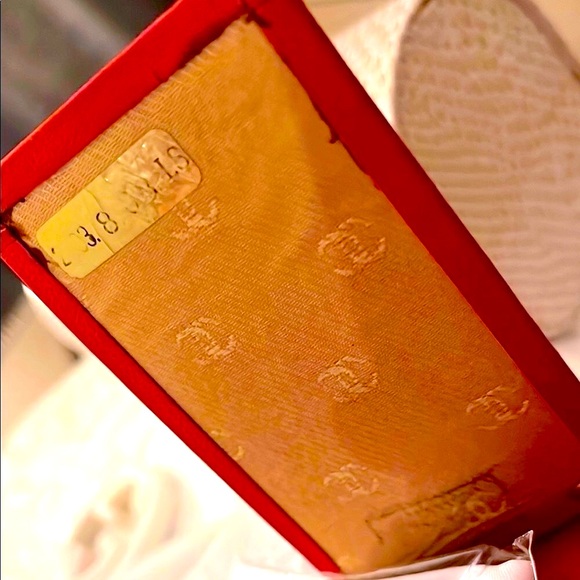 ⭐️ CHANEL • Chanel CC Red Caviar Leather 6 hooks Keyholder - Picture 6 of 8